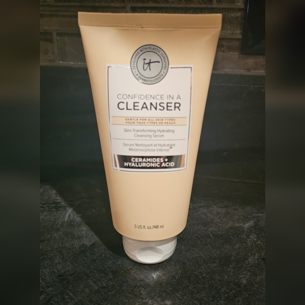 IT Cosmentics, Confidence in a Cleaner, 5fl oz, NEW, SEALED
